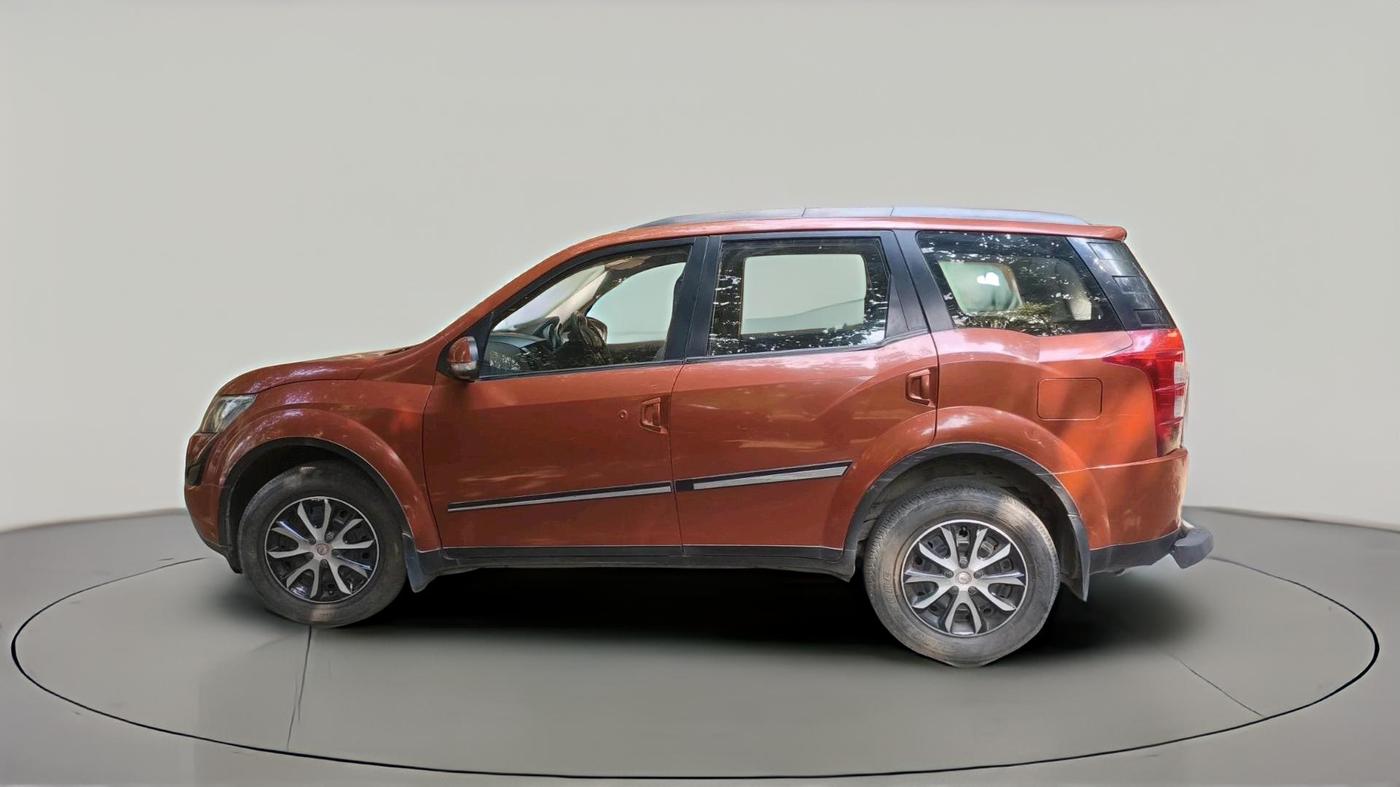 2017 Mahindra XUV500 W6 1.99, Diesel, Manual, 60,238 km, exterior