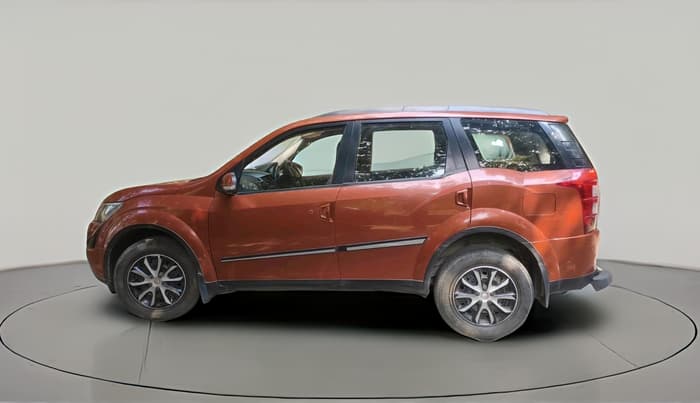 2017 Mahindra XUV500 W6 1.99, Diesel, Manual, 60,238 km, exterior