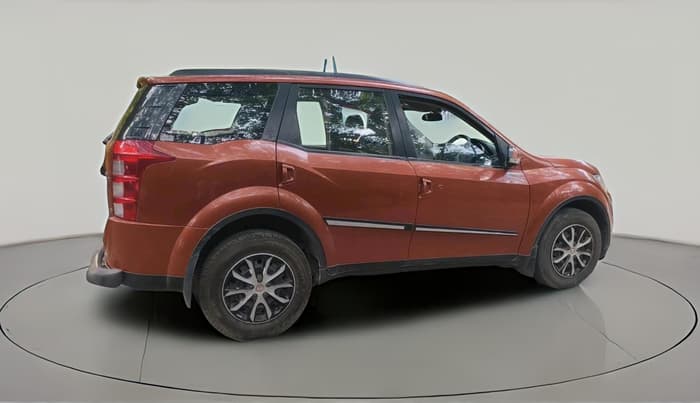 2017 Mahindra XUV500 W6 1.99, Diesel, Manual, 60,238 km, exterior