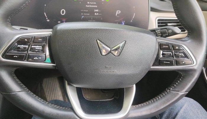 2021 Mahindra XUV700 AX 7 LUXURY P AT 7 STR, Petrol, Automatic, 1,03,324 km, interior