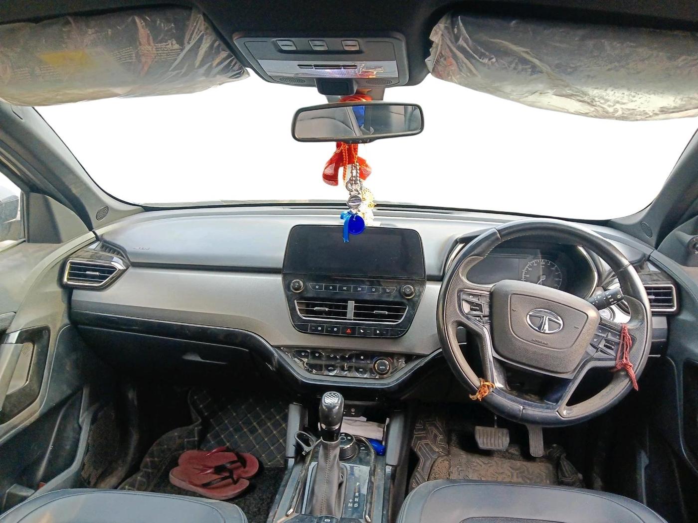 2022 Tata Safari XZA PLUS DARK EDITION, Diesel, Automatic, 49,947 km, interior