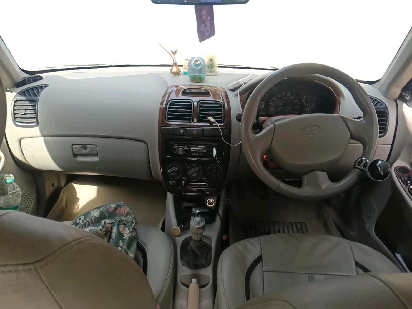 2011 Hyundai Accent GLE, Petrol, Manual, 75,390 km, interior