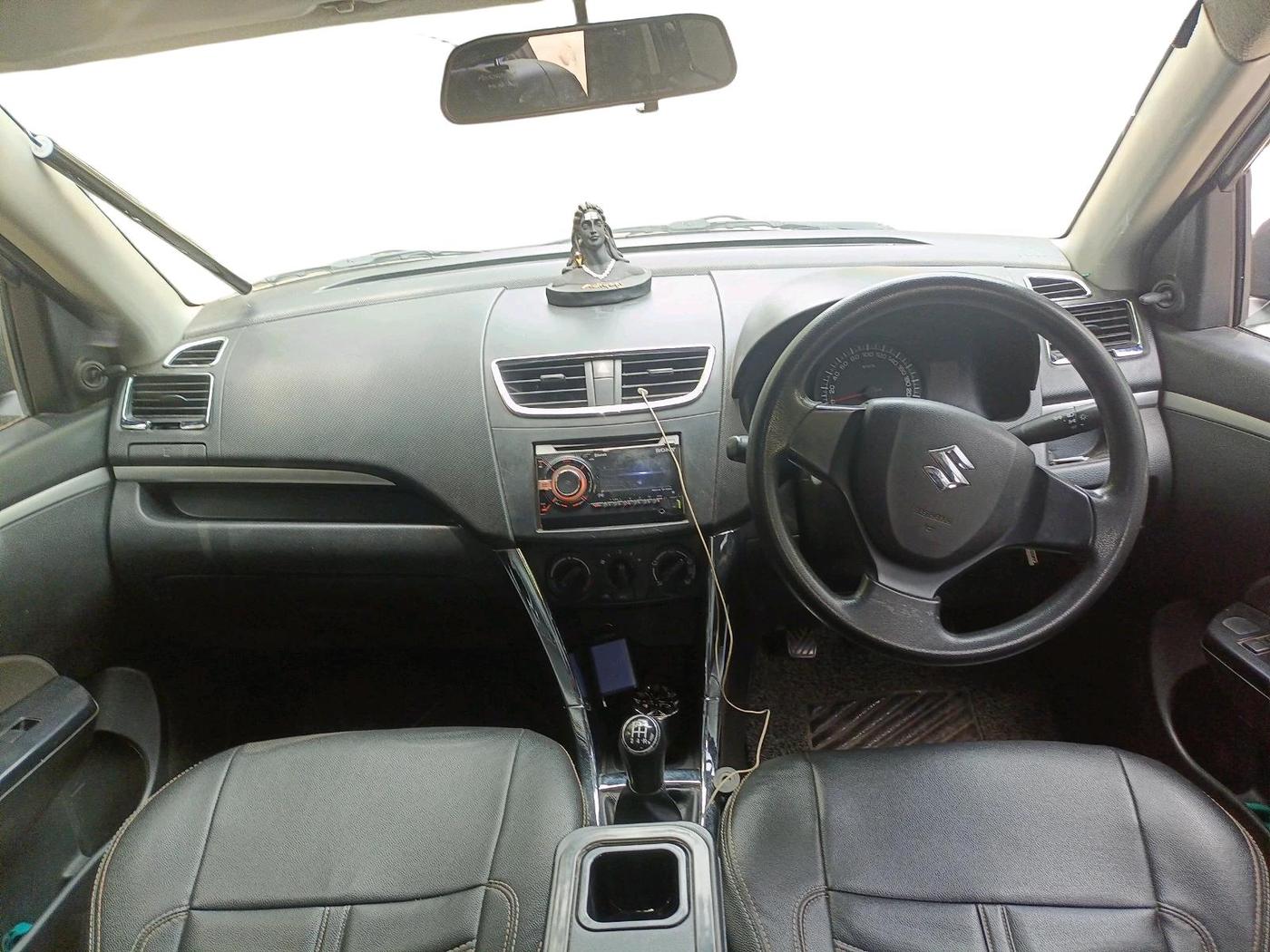 2017 Maruti Swift LXI (O), Petrol, Manual, 61,699 km, interior