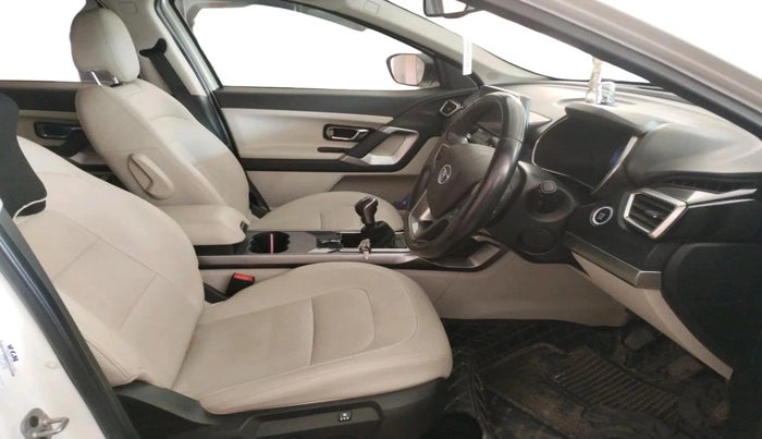 2022 Tata Safari XZ PLUS, Diesel, Manual, 44,035 km, interior