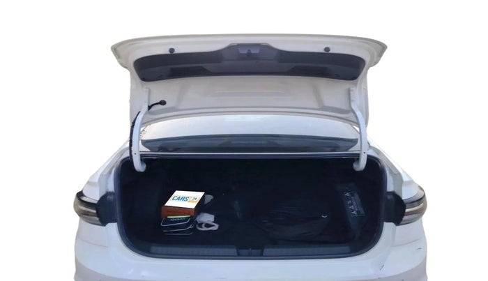 2023 Volkswagen VIRTUS TOPLINE TSI 1.0 MT, Petrol, Manual, 43,522 km, exterior