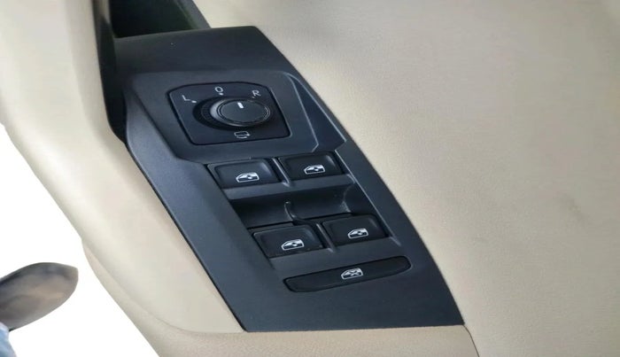 2023 Volkswagen VIRTUS TOPLINE TSI 1.0 MT, Petrol, Manual, 43,522 km, interior