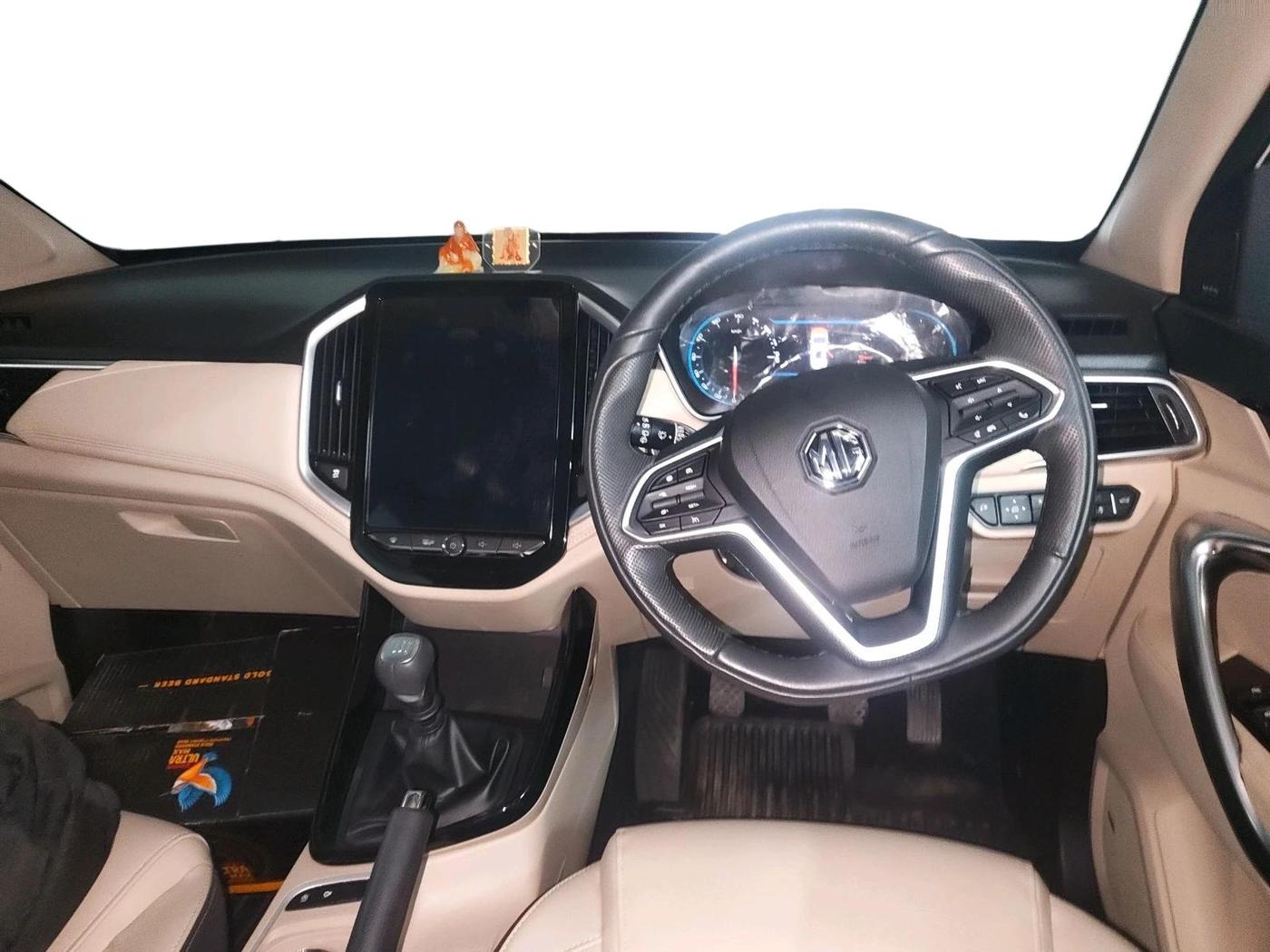 2022 MG HECTOR SHARP HYBRID 1.5 PETROL, Petrol, Manual, 5,977 km, interior