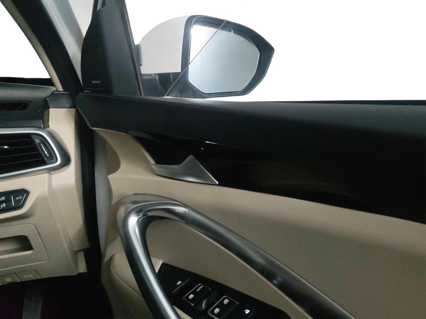 2022 MG HECTOR SHARP HYBRID 1.5 PETROL, Petrol, Manual, 5,977 km, interior