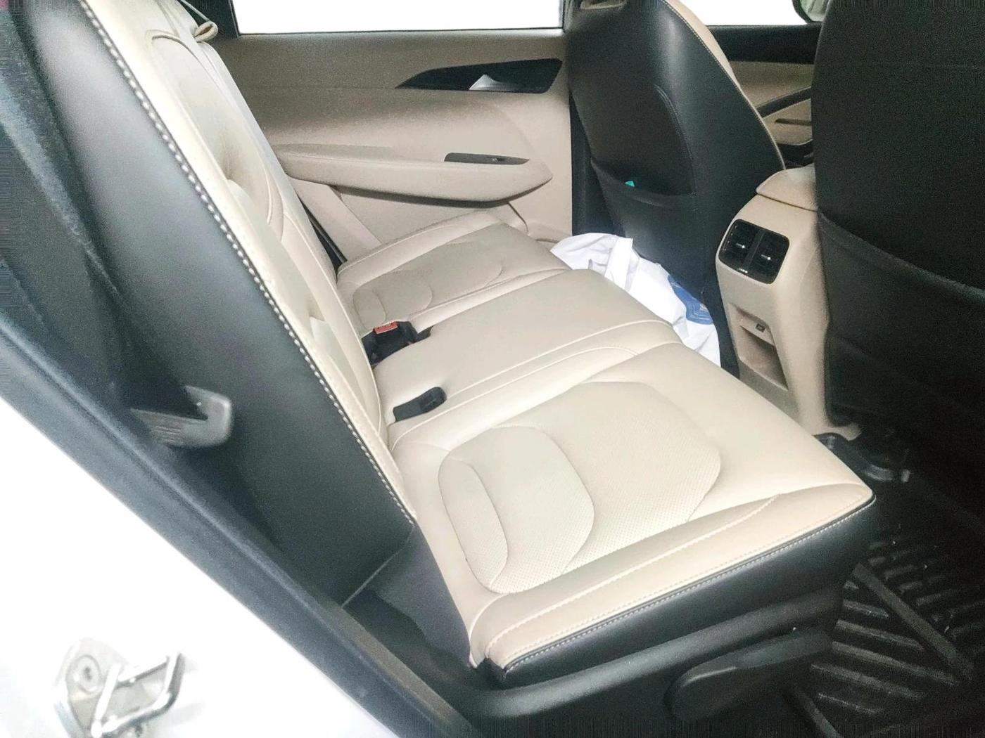 2022 MG HECTOR SHARP HYBRID 1.5 PETROL, Petrol, Manual, 5,977 km, interior