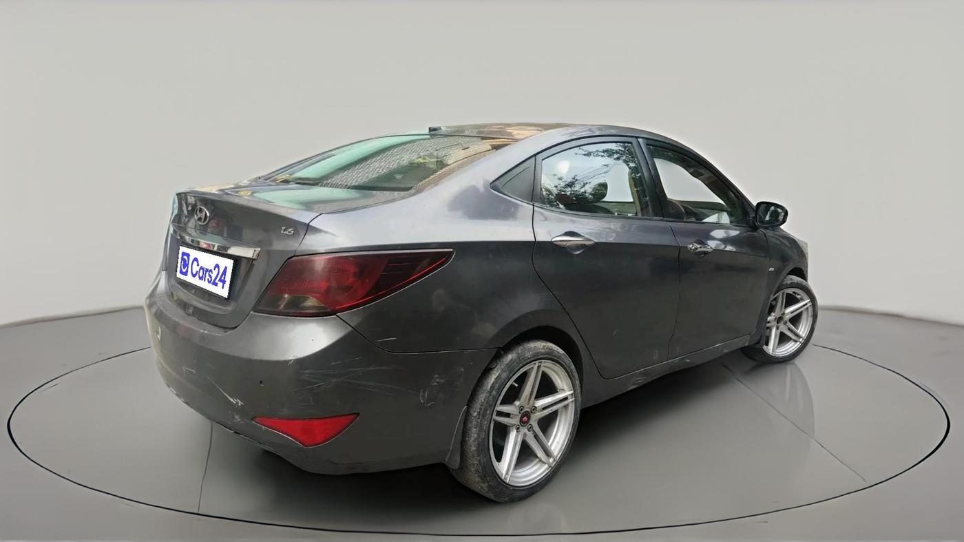 2015 Hyundai Verna FLUIDIC 4S 1.6 VTVT S AT, CNG, Automatic, 1,25,475 km, exterior