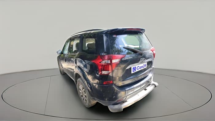 2018 Mahindra XUV500 W11 AT, Diesel, Automatic, 1,38,379 km, exterior