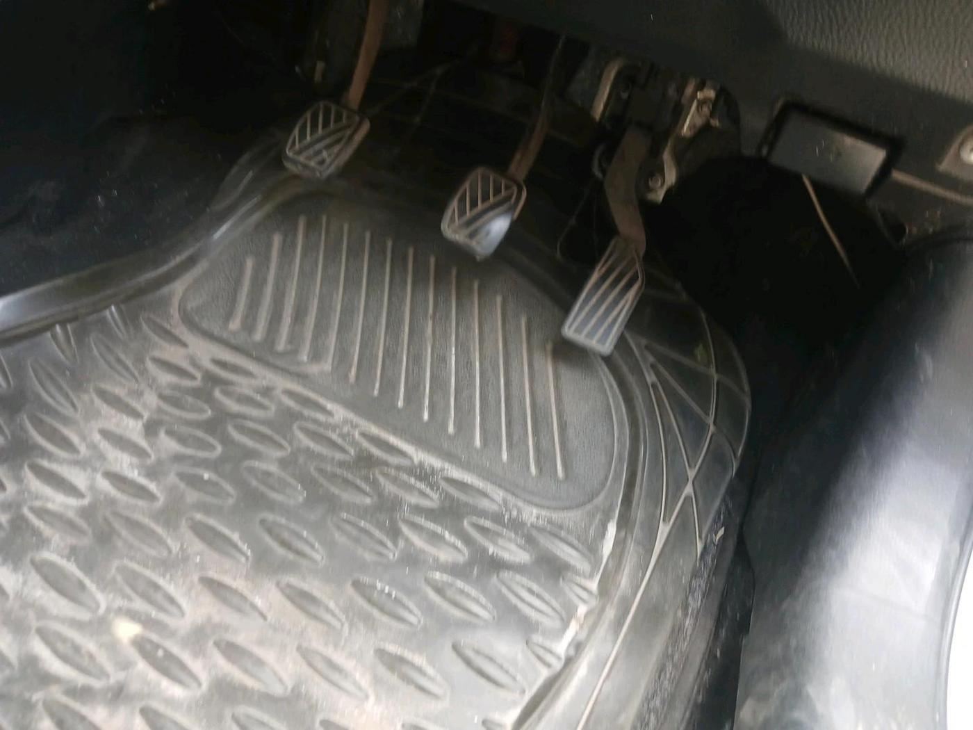 2013 Maruti Swift VXI, Petrol, Manual, 57,084 km, interior