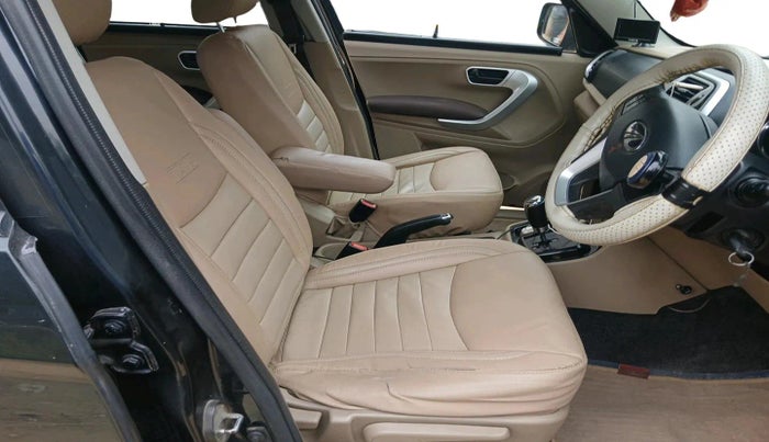 2017 Mahindra TUV300 T8 AMT, Diesel, Automatic, 1,09,130 km, interior