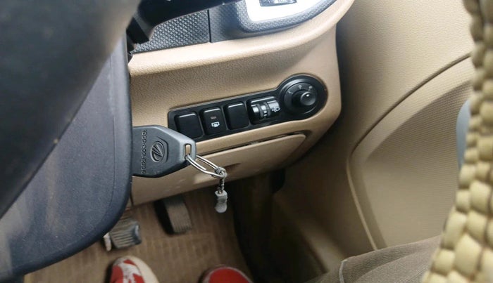 2017 Mahindra TUV300 T8 AMT, Diesel, Automatic, 1,09,130 km, interior