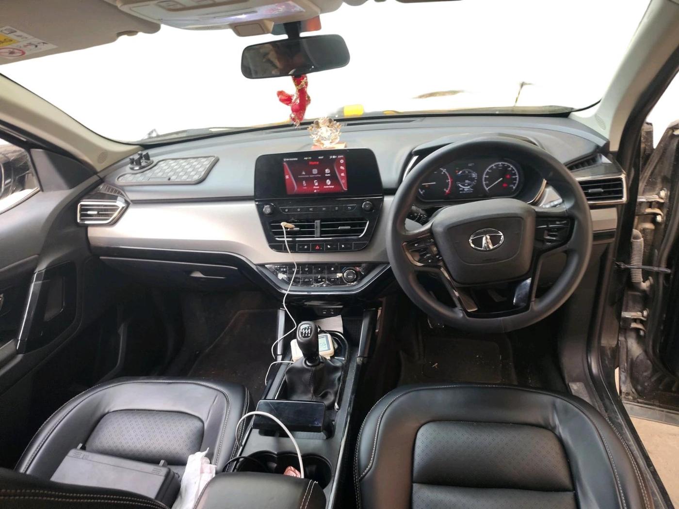 2022 Tata Safari XT PLUS, Diesel, Manual, 98,417 km, interior