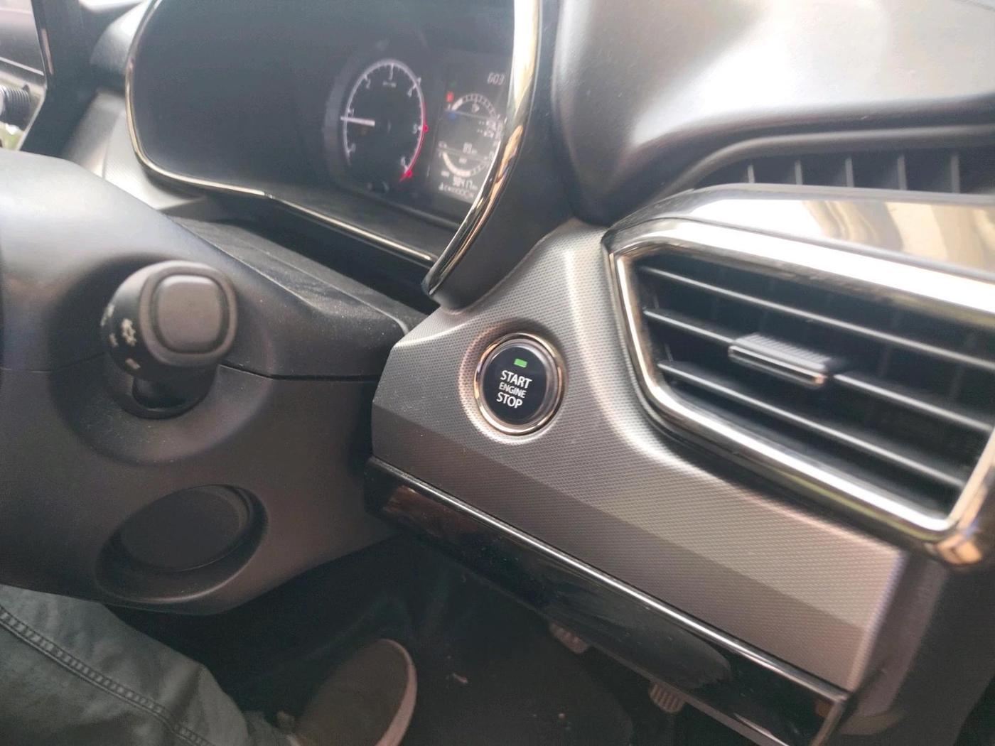 2022 Tata Safari XT PLUS, Diesel, Manual, 98,417 km, interior