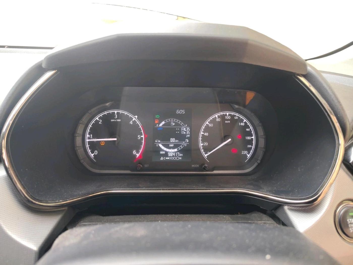 2022 Tata Safari XT PLUS, Diesel, Manual, 98,417 km, interior