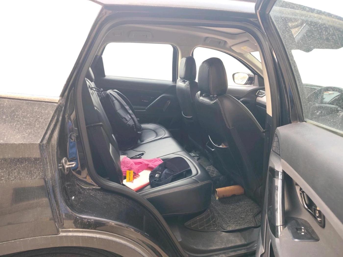 2022 Tata Safari XT PLUS, Diesel, Manual, 98,417 km, interior