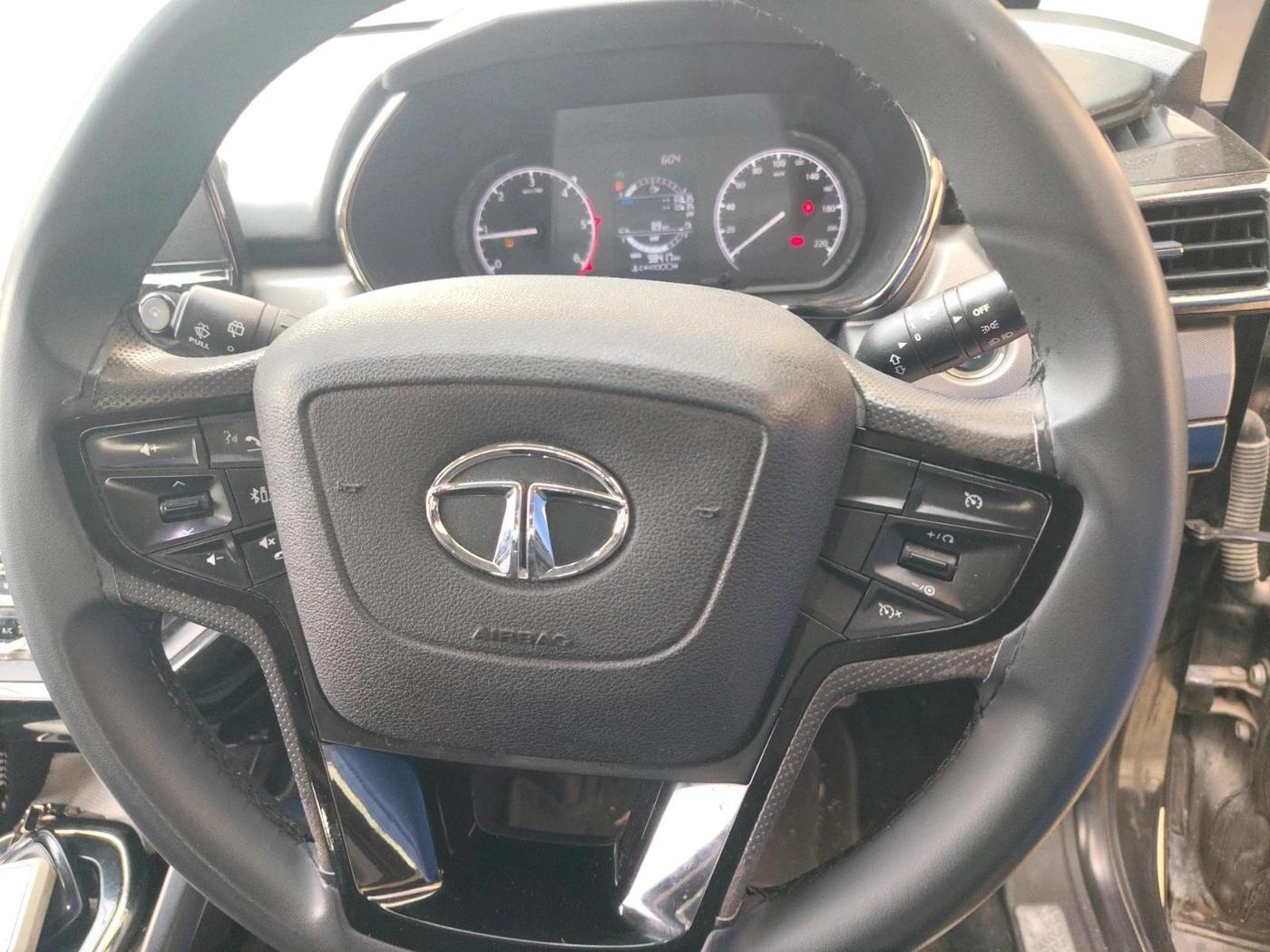 2022 Tata Safari XT PLUS, Diesel, Manual, 98,417 km, interior