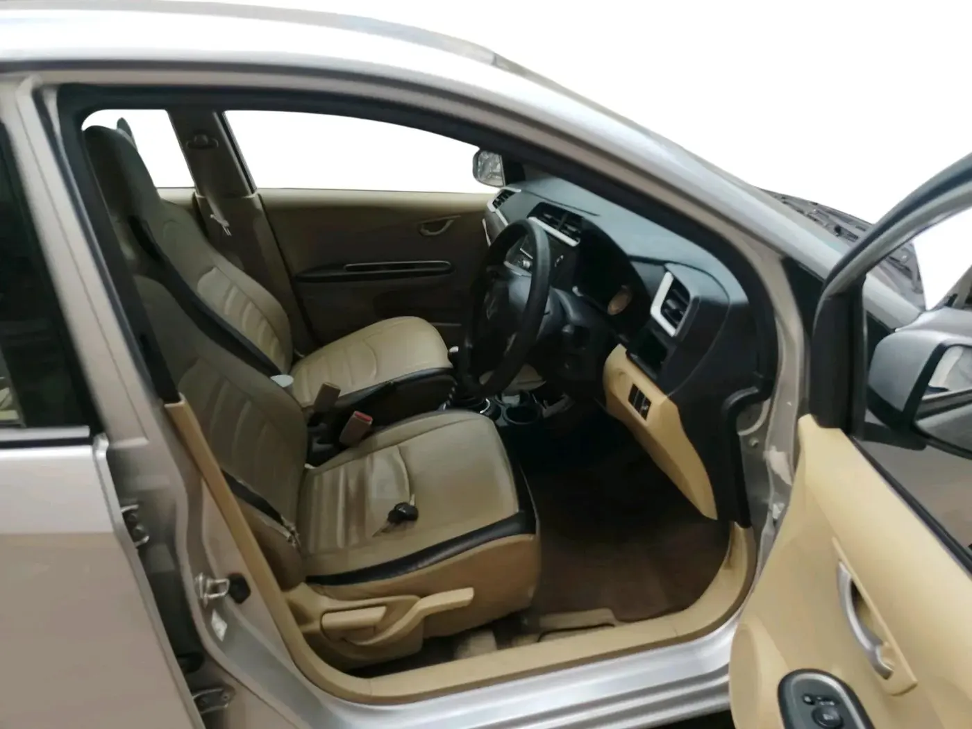 2016 Honda Amaze 1.5L I-DTEC SX, Diesel, Manual, 1,18,850 km, interior