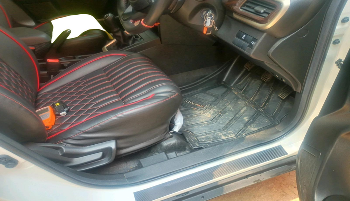 2024 Maruti BREZZA LXI, Petrol, Manual, 11,688 km, interior