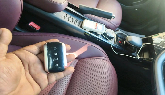 2025 Tata Curvv Accomplished S 1.2 Petrol 7DCA, Petrol, Automatic, 7,590 km, interior