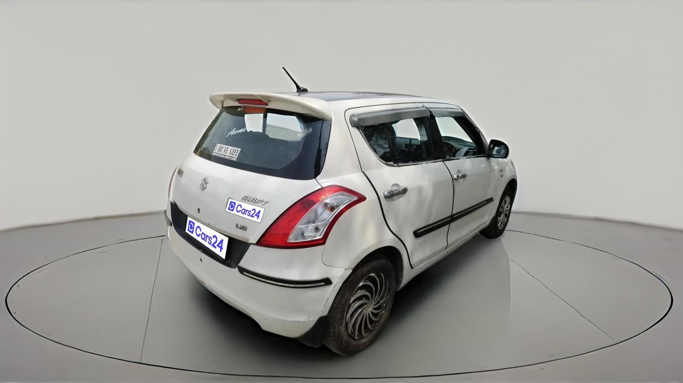 2015 Maruti Swift LXI, CNG, Manual, 1,21,896 km, exterior