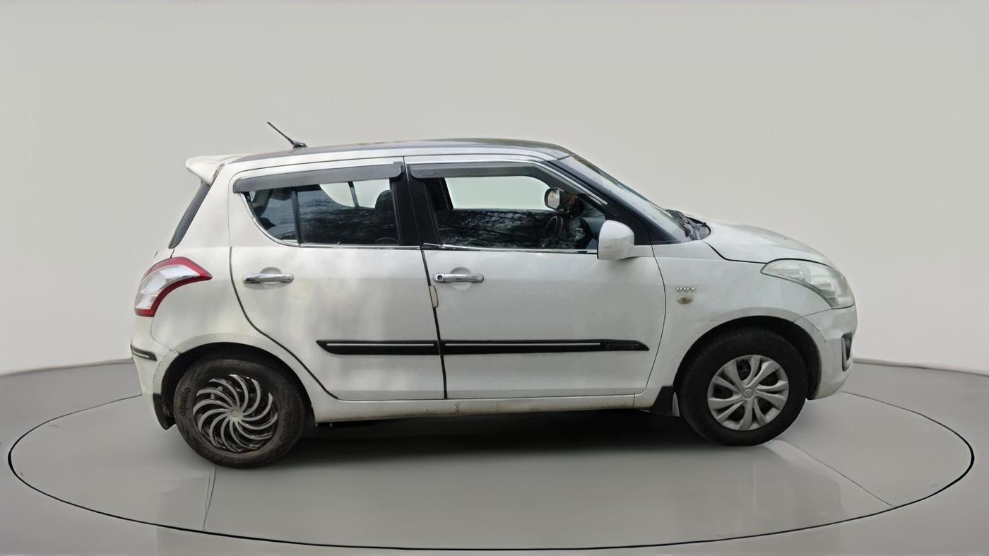 2015 Maruti Swift LXI, CNG, Manual, 1,21,896 km, exterior