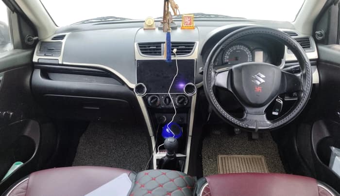2015 Maruti Swift LXI, CNG, Manual, 1,21,896 km, interior