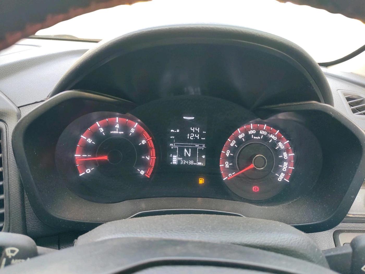 2022 Mahindra XUV300 W6 1.2 PETROL, Petrol, Manual, 33,438 km, interior