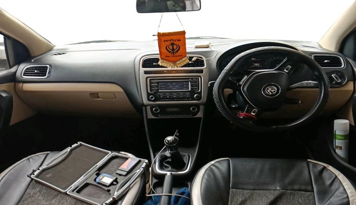 2015 Volkswagen Polo HIGHLINE1.2L, Petrol, Manual, 74,960 km, interior