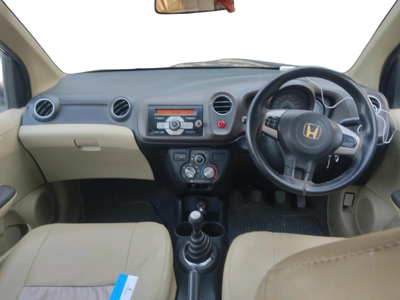 2013 Honda Amaze 1.2L I-VTEC S, Petrol, Manual, 1,07,721 km, interior
