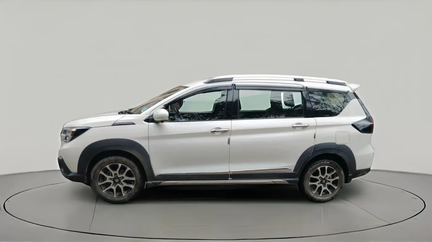 2024 Maruti XL6 ALPHA PLUS MT, Petrol, Manual, 11,870 km, exterior