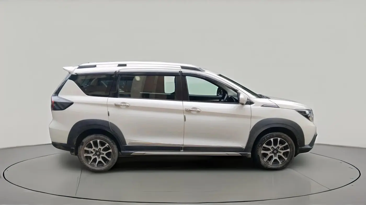 2024 Maruti XL6 ALPHA PLUS MT, Petrol, Manual, 11,870 km, exterior
