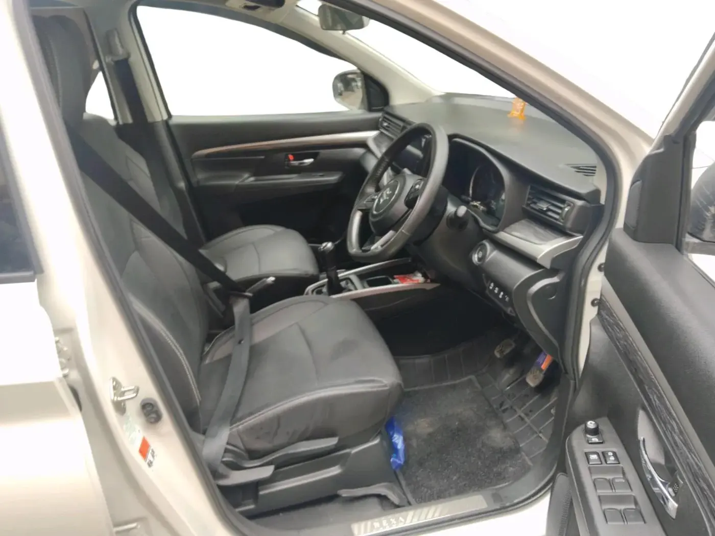 2024 Maruti XL6 ALPHA PLUS MT, Petrol, Manual, 11,870 km, interior