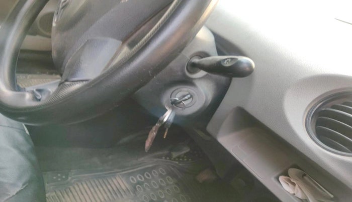 2011 Toyota Etios G, Petrol, Manual, 1,84,035 km, interior