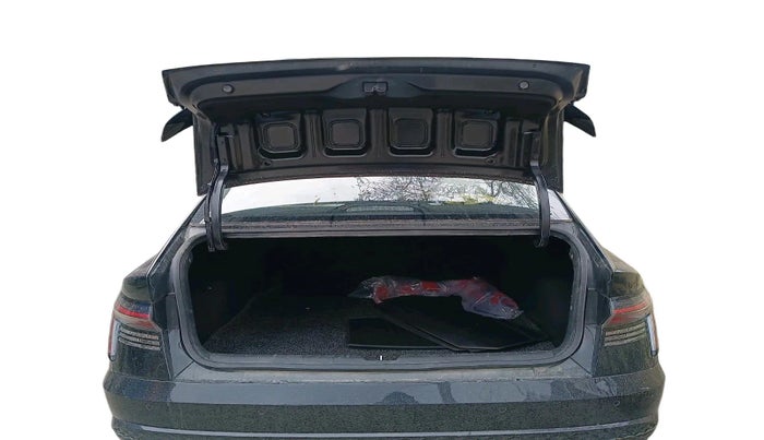 2025 Hyundai Verna SX 1.5 l MPI, Petrol, Manual, 9,102 km, exterior