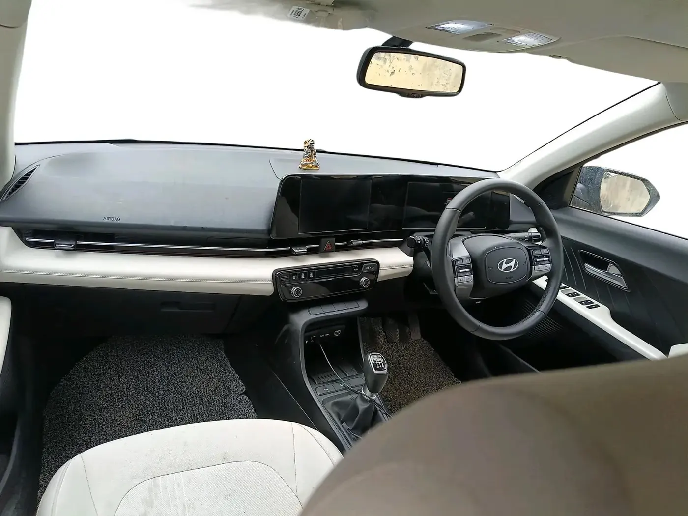 2025 Hyundai Verna SX 1.5 l MPI, Petrol, Manual, 9,102 km, interior