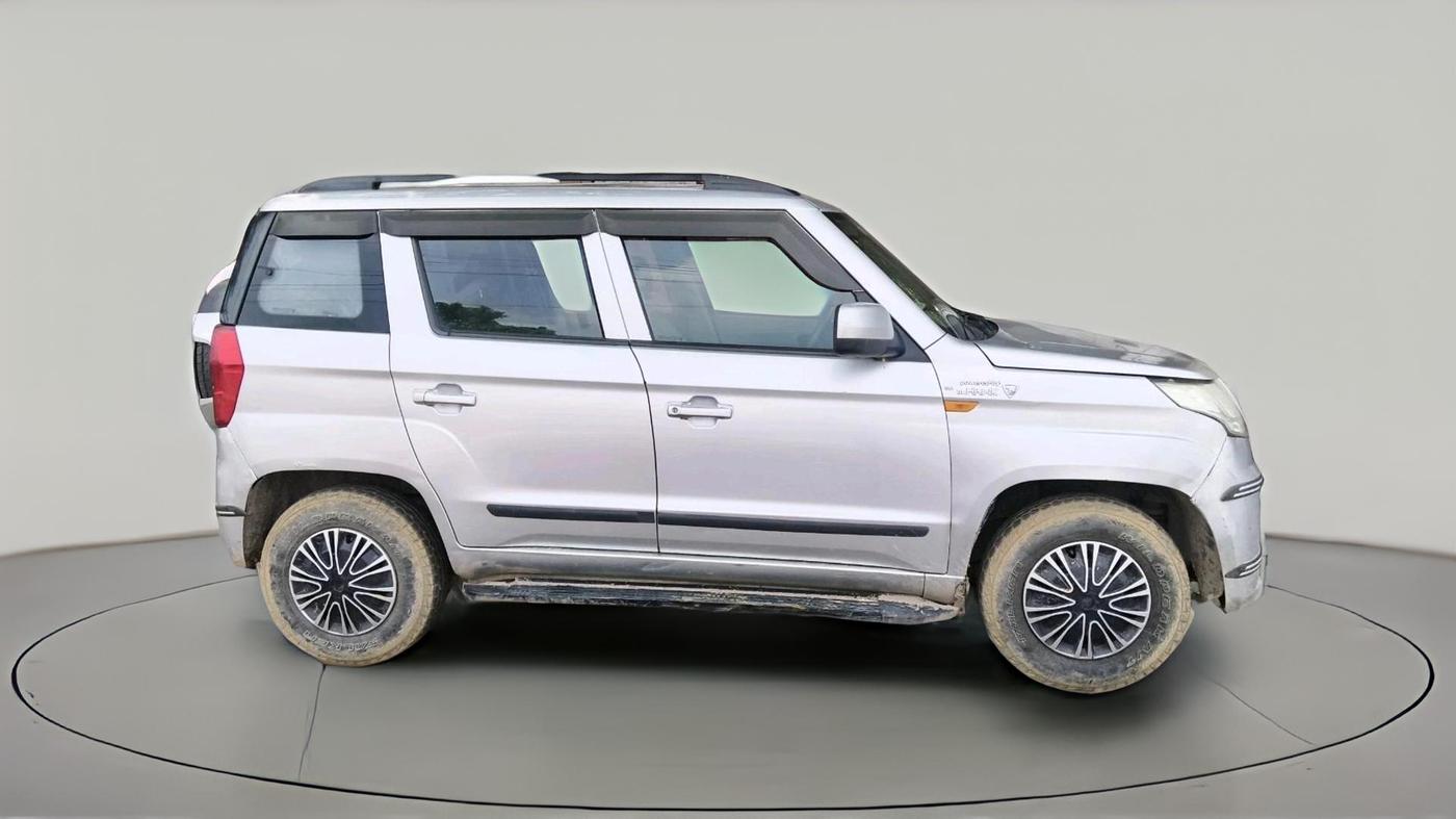 2017 Mahindra TUV300 T6 PLUS, Diesel, Manual, 71,473 km, exterior