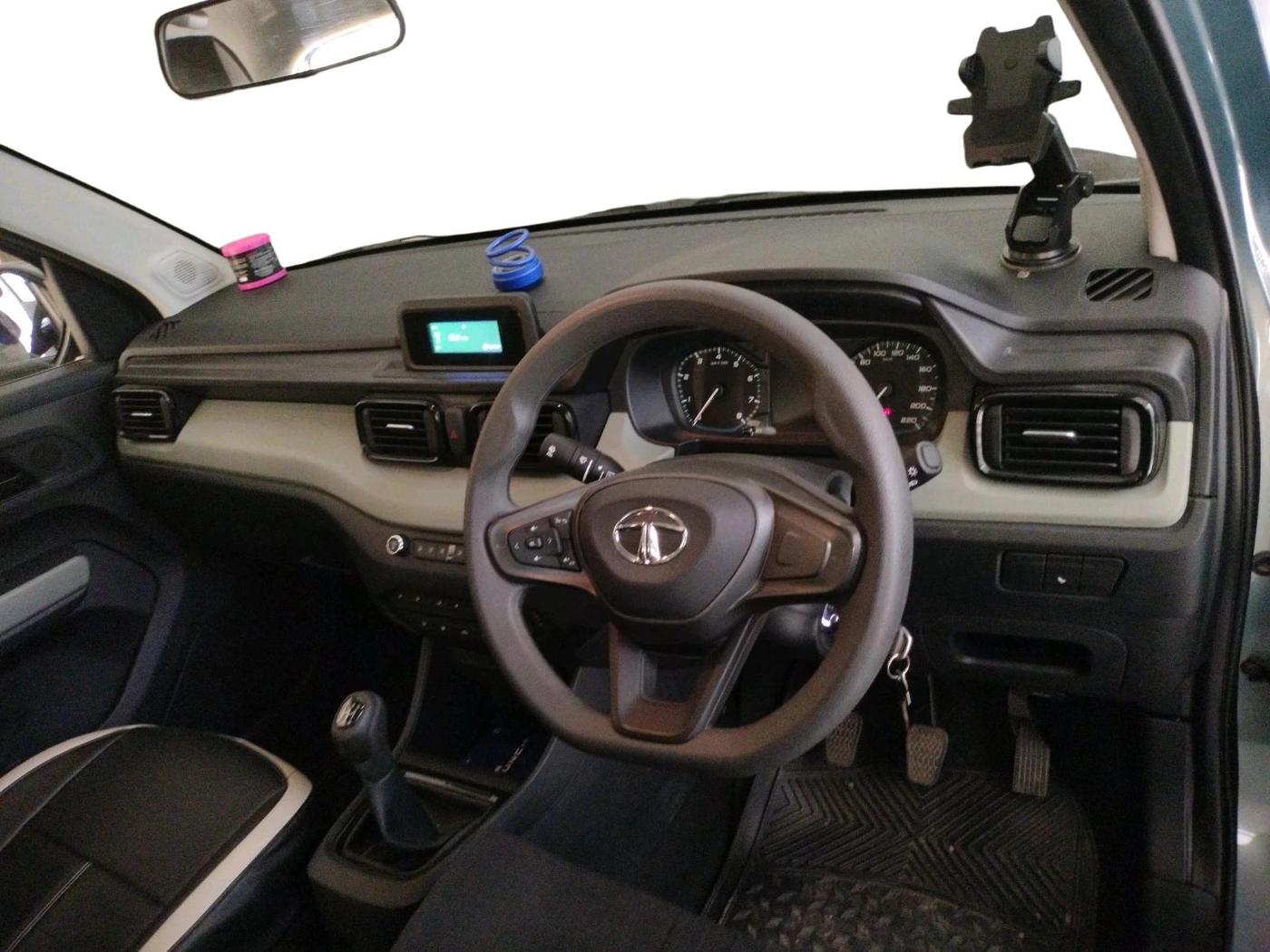2022 Tata PUNCH ADVENTURE MT, Petrol, Manual, 1,667 km, interior