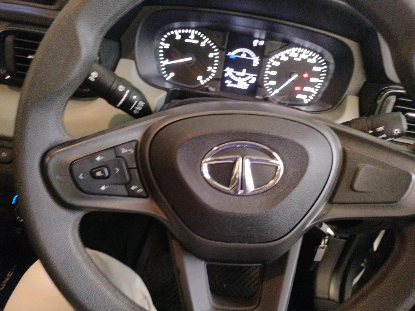 2022 Tata PUNCH ADVENTURE MT, Petrol, Manual, 1,667 km, interior