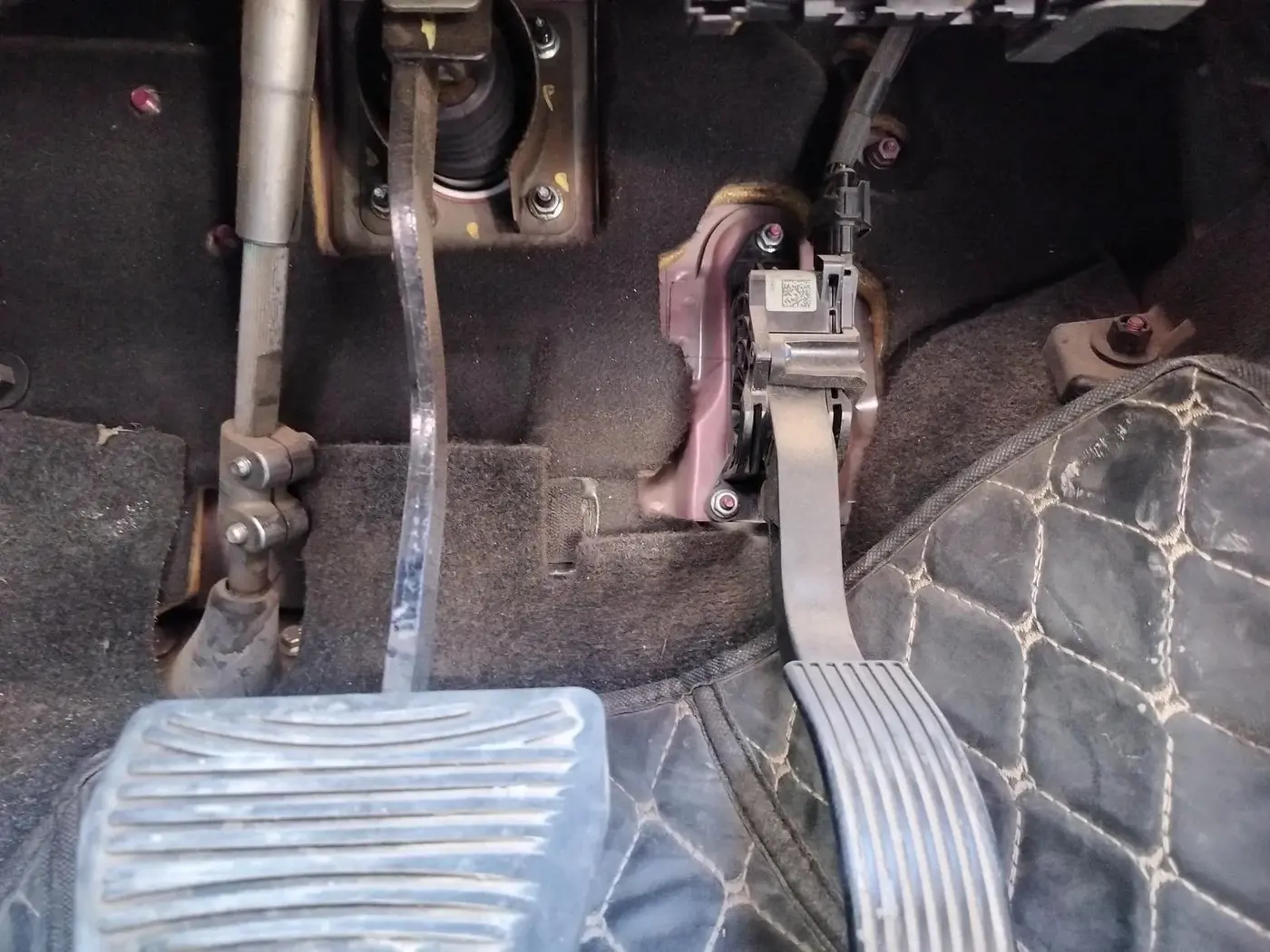 2018 Mahindra XUV500 W7 AT, Diesel, Automatic, 97,668 km, interior