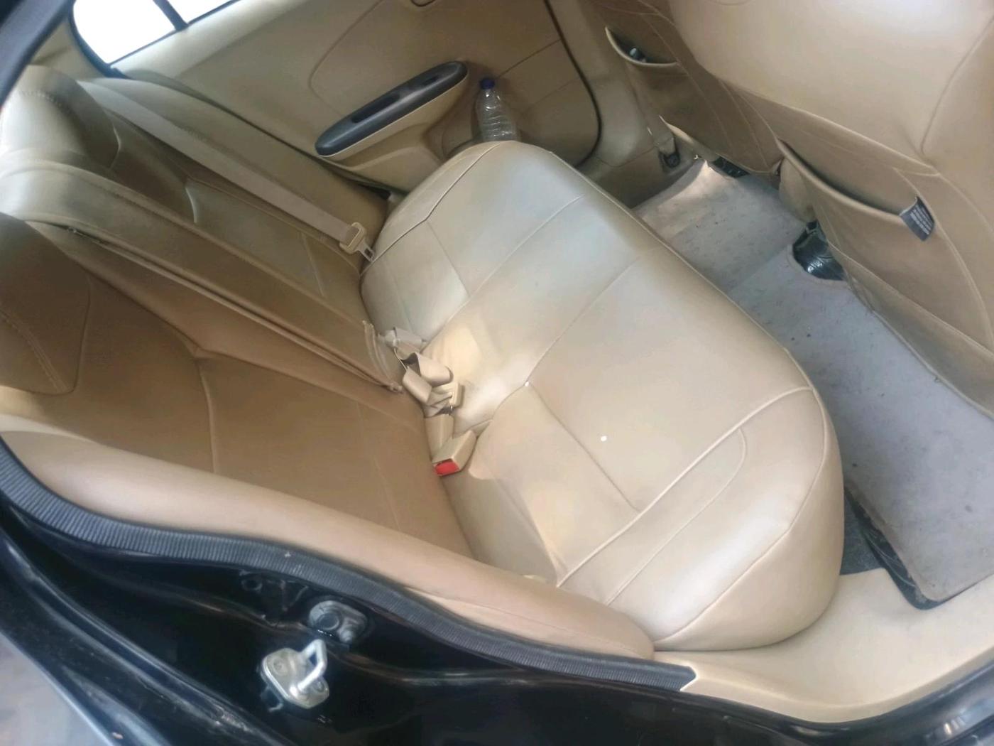 2013 Honda Amaze 1.2L I-VTEC S, Petrol, Manual, 1,17,390 km, interior
