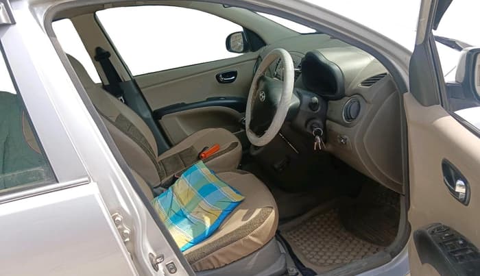 2011 Hyundai i10 MAGNA 1.2, CNG, Manual, 90,887 km, interior