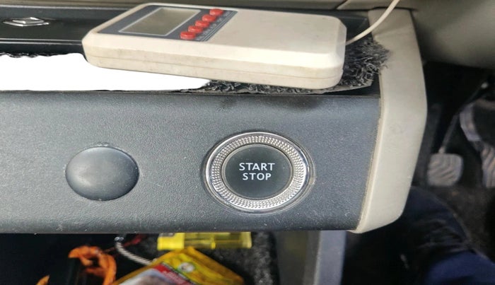 2023 Renault TRIBER RXZ, CNG, Manual, 61,154 km, interior