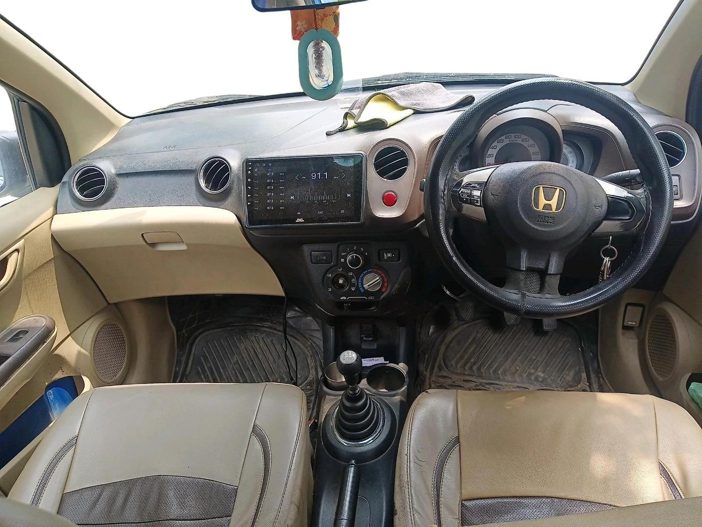 2012 Honda Brio S(O) MT, CNG, Manual, 79,054 km, interior