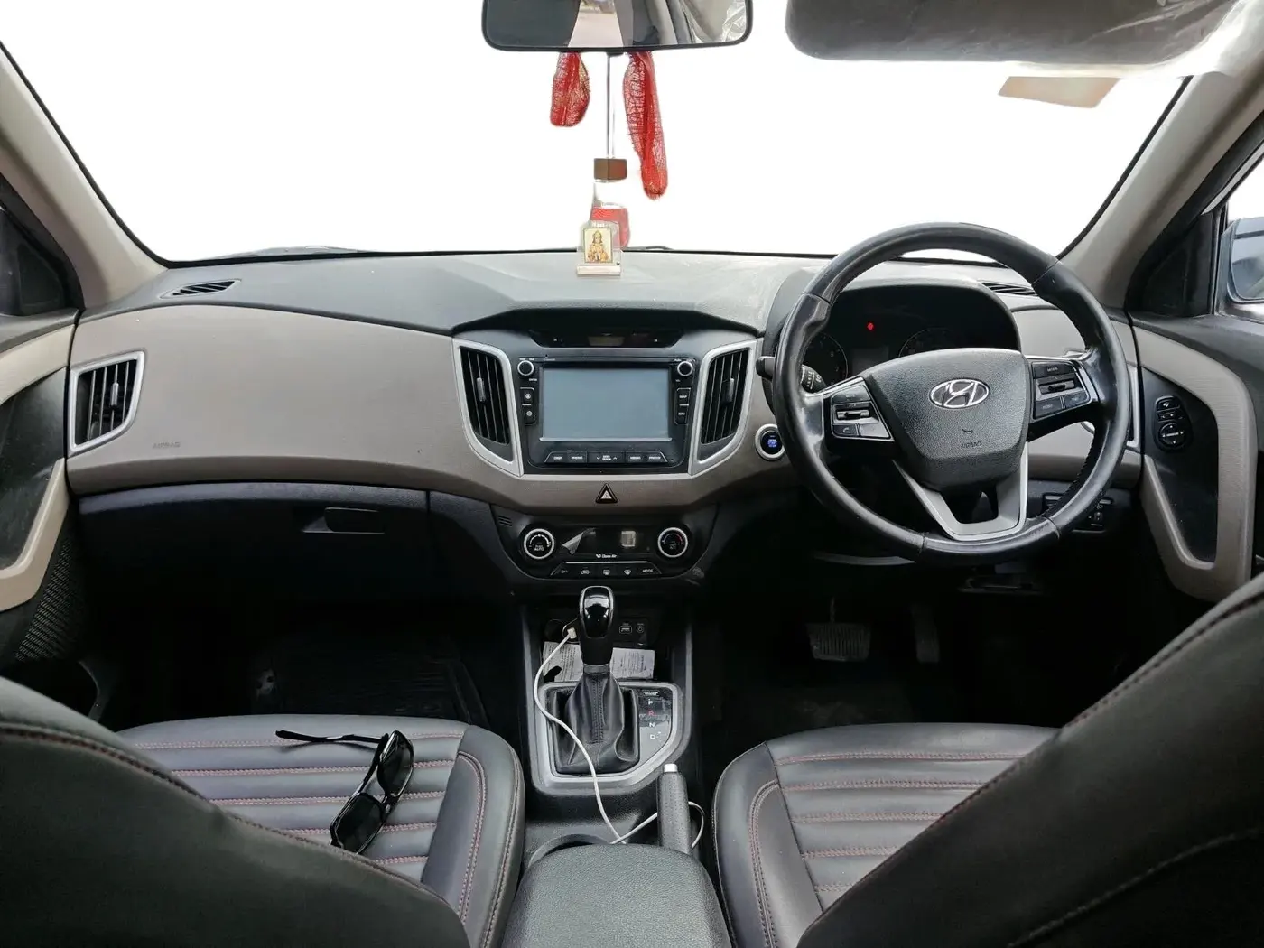 2017 Hyundai Creta SX PLUS AT 1.6 PETROL, CNG, Automatic, 1,02,246 km, interior