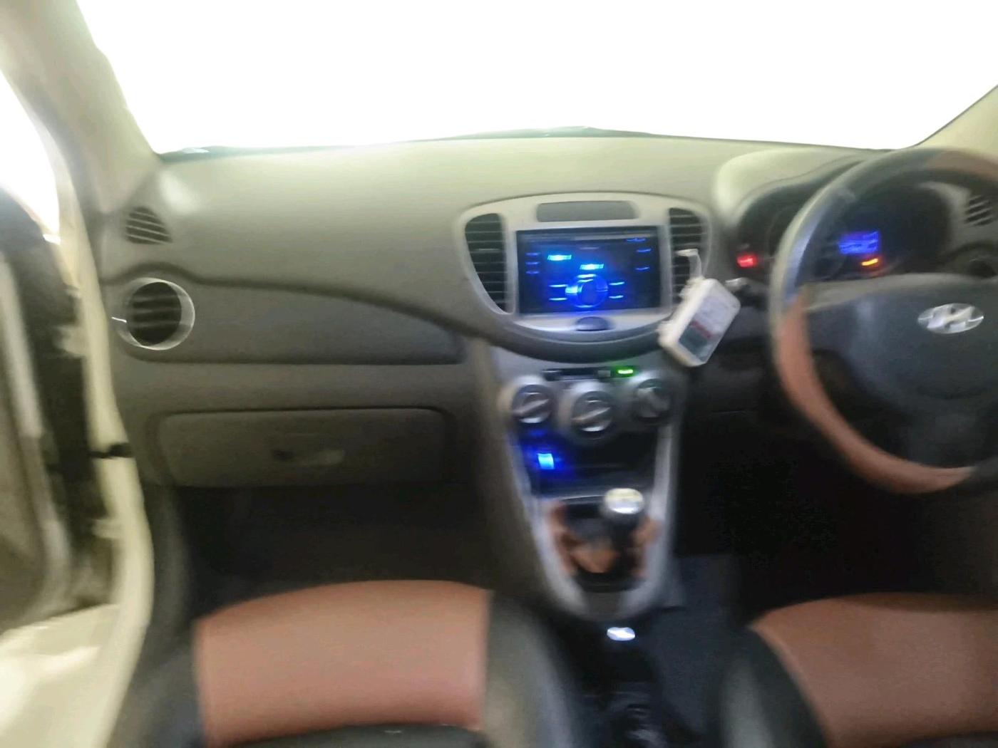 2012 Hyundai i10 MAGNA 1.1, Petrol, Manual, 55,422 km, interior