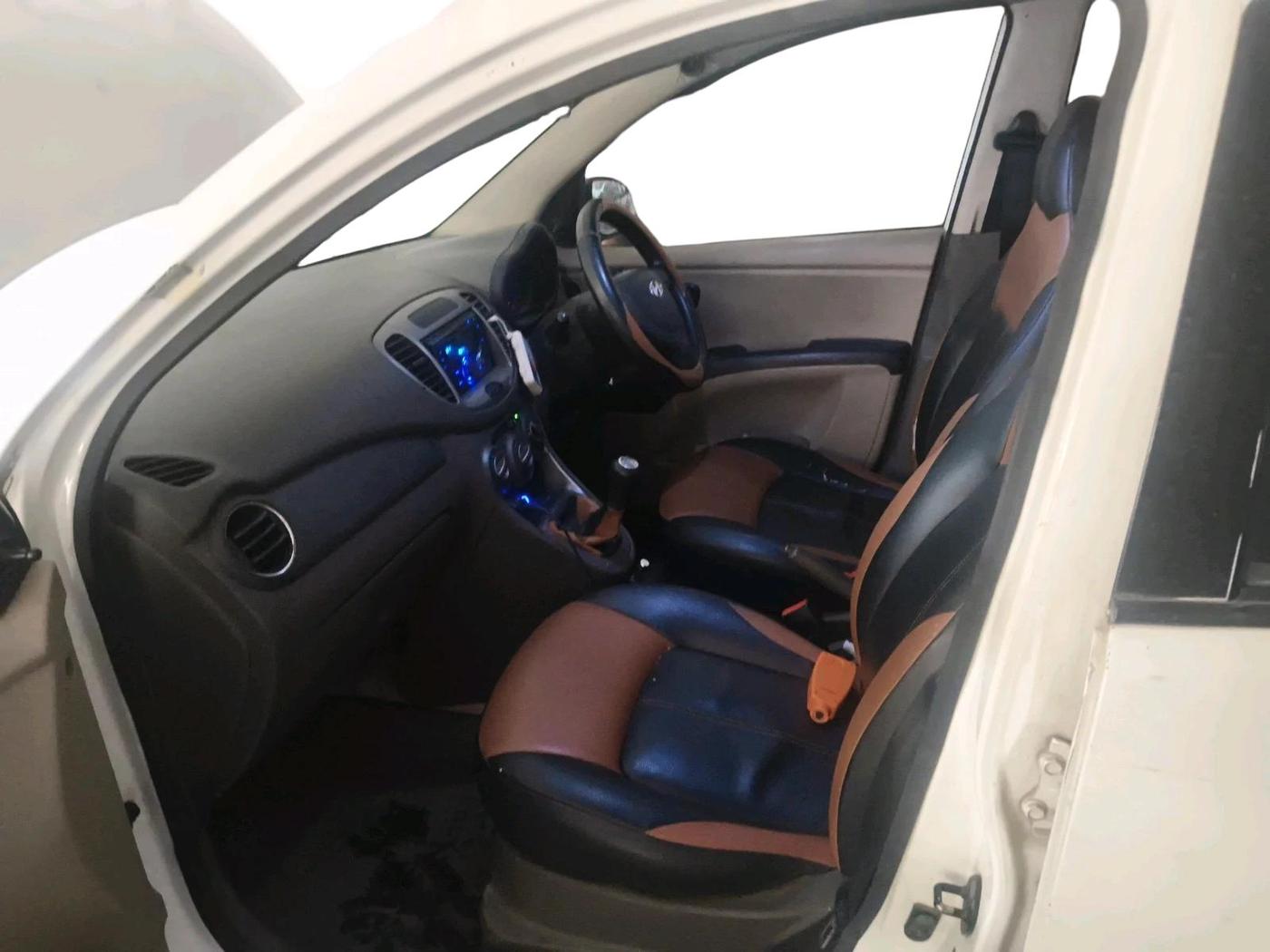 2012 Hyundai i10 MAGNA 1.1, Petrol, Manual, 55,422 km, interior