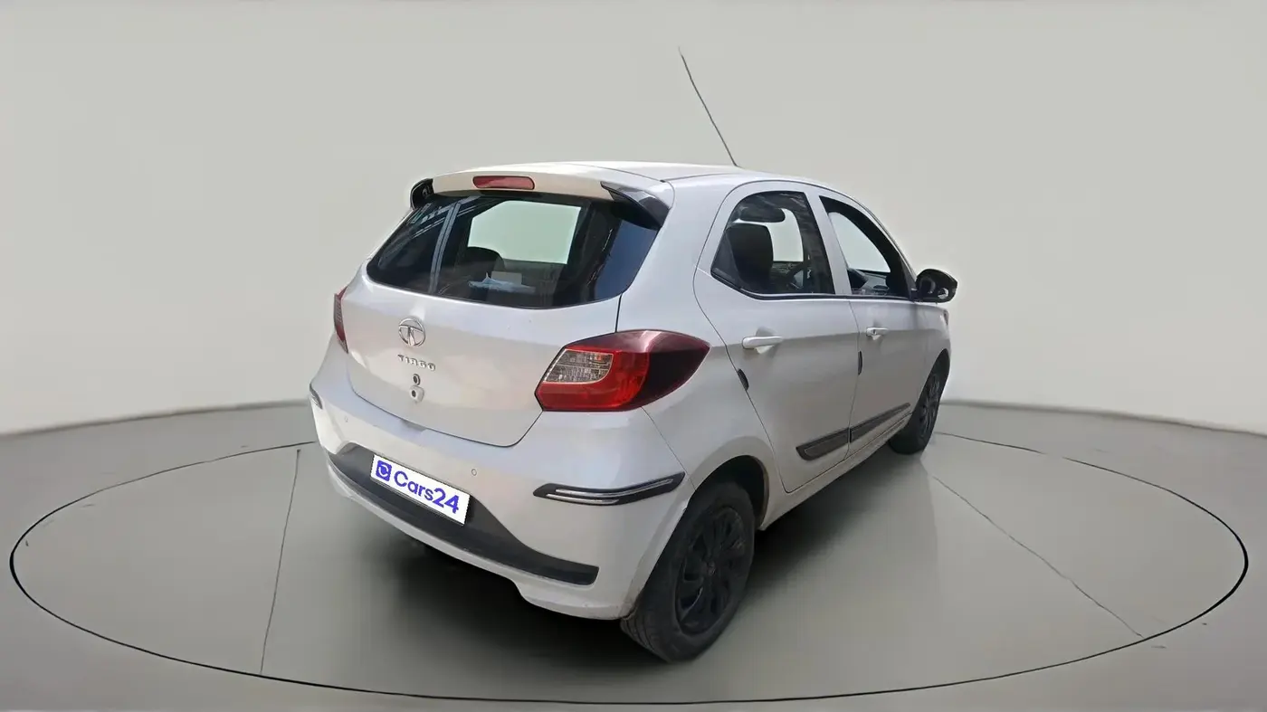 2022 Tata Tiago XT (O) PETROL, Petrol, Manual, 33,603 km, exterior
